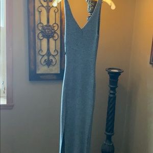 V neck shin length dress